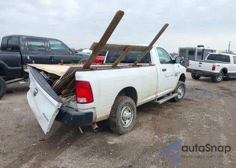 2017 Ram 2500 Tradesman 4X4 8' Box из США, поврежденный, VIN 3C6MR5AJ3HG634848